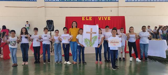 Escola Emília Ferreira Comemora a Páscoa com Várias Apresentações.