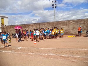 Programa Atleta na Escola na escola Emília Ferreira de Oliveira - Foto 20